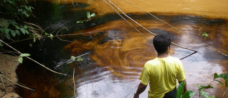Oil spill in the corrientes river baisin