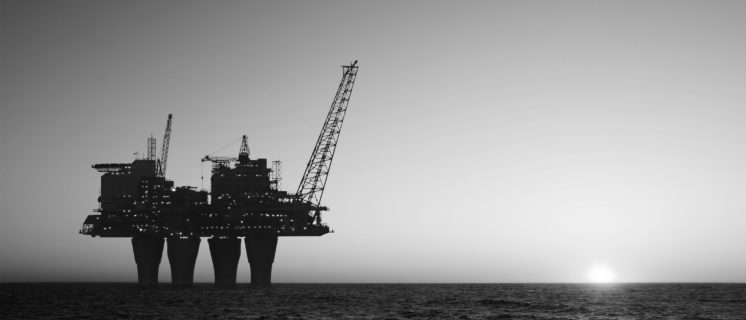 The offshore platform featured in the cover image is in
no way connected with the subject matter of this report.